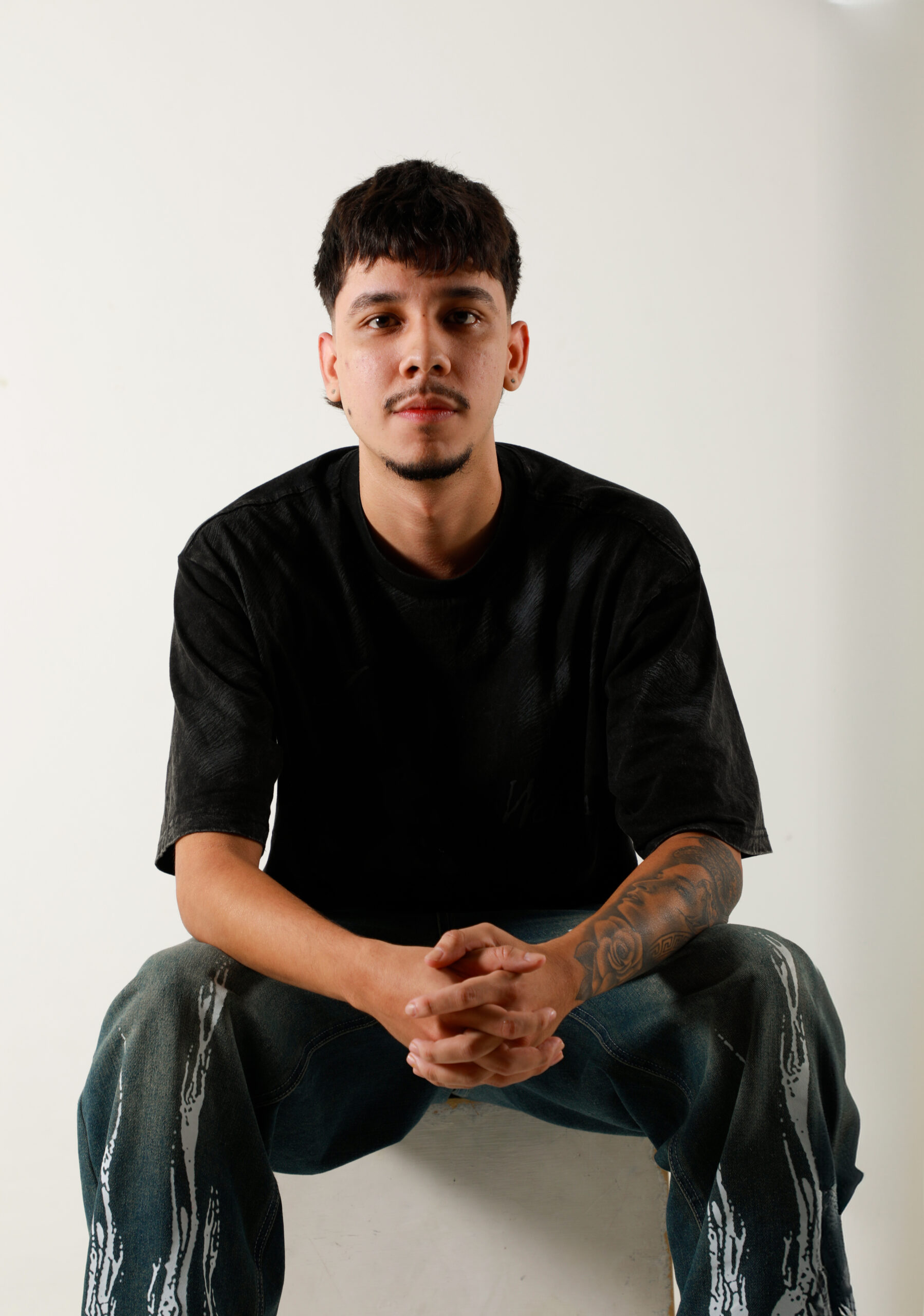 Retrato profesional de comunicador gráfico en Medellín Iván Fajardo